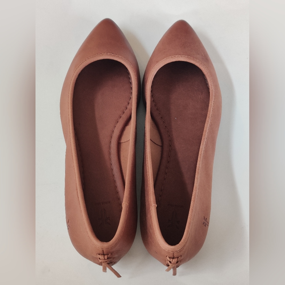 FRYE AND CO. Women's Pointed Toe Ballet Flats in Dusty Rose - fits like a size 7